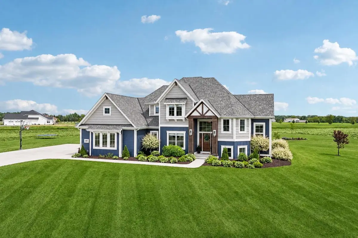 560 Cedar LANE, Summit, WI 53066 - #1