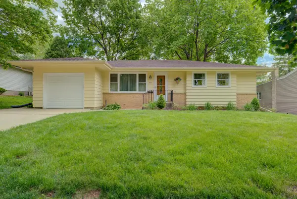 1127 American AVENUE, Waukesha, WI 53188