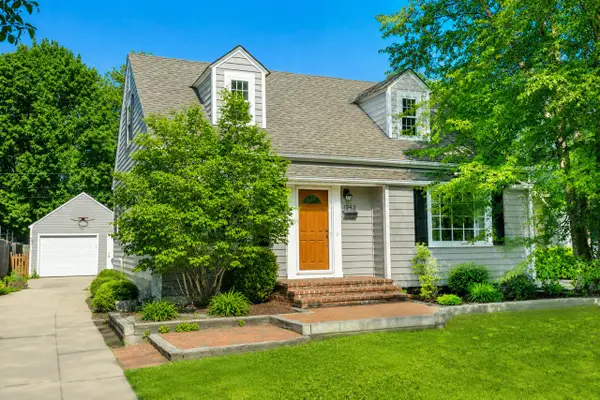 4943 N Diversey BOULEVARD, Whitefish Bay, WI 53217