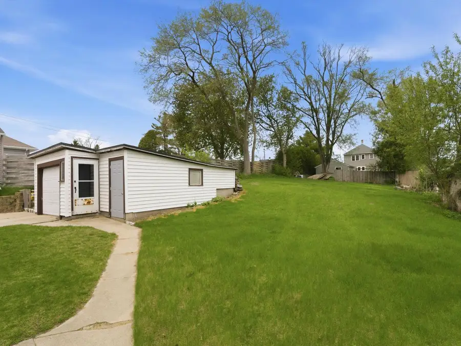 1012 Manila STREET, Manitowoc, WI 54220 - #3