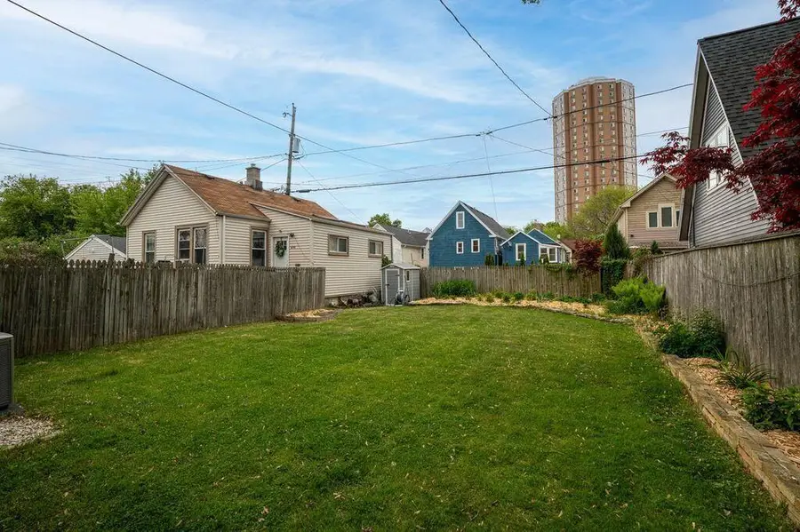 1666 N Humboldt AVENUE, Milwaukee, WI 53202 - #2