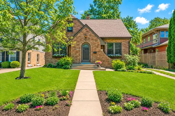 5912 N Berkeley BOULEVARD, Whitefish Bay, WI 53217