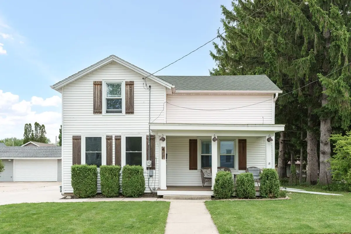 411 N Warren STREET, Watertown, WI 53098 - #1