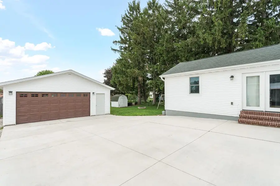 411 N Warren STREET, Watertown, WI 53098 - #3