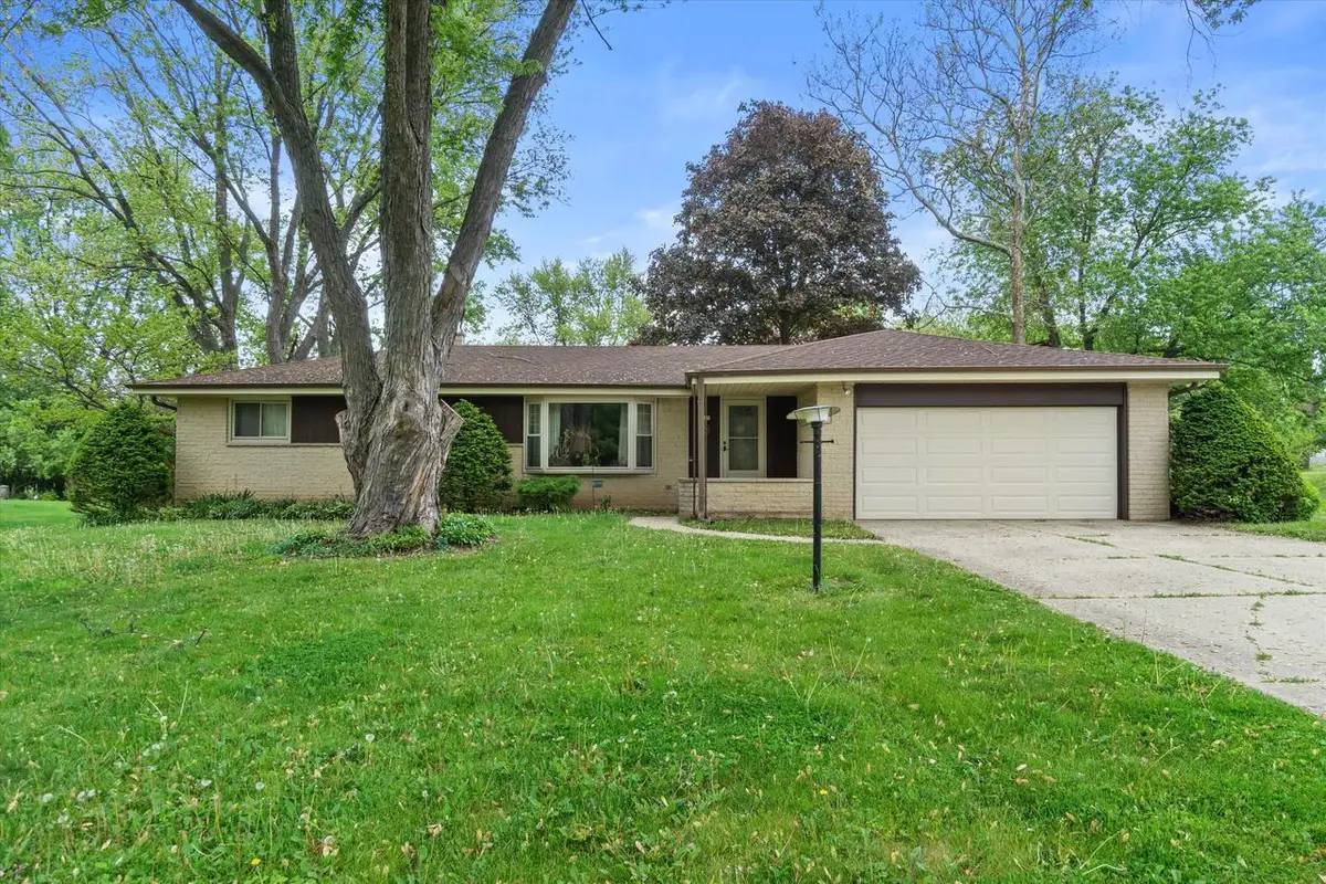3210 S Ventura DRIVE, New Berlin, WI 53151 - #1