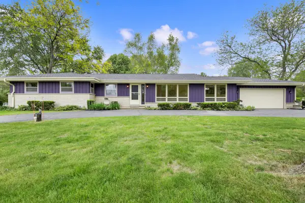 s94w23125 River Oaks DRIVE, Big Bend, WI 53103