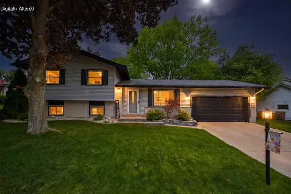 2718 Bristol COURT, Waukesha, WI 53188