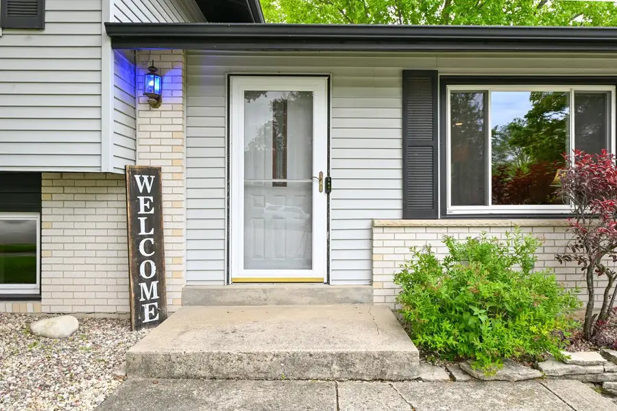 2718 Bristol COURT, Waukesha, WI 53188 - #3
