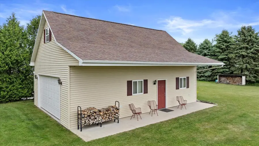 7720 Orchard Valley ROAD, West Bend, WI 53090 - #2