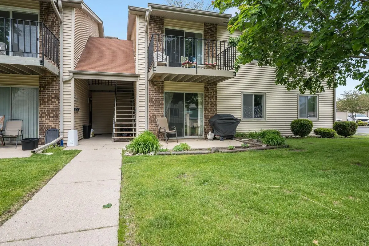 W170N11523 Armada DRIVE #14, Germantown, WI 53022 - #1