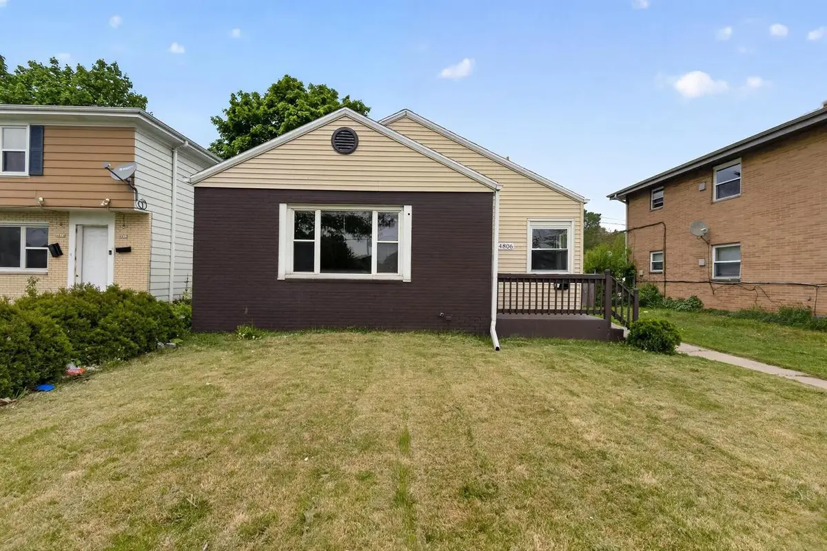 4806 W Hampton AVENUE, Milwaukee, WI 53218 - #1