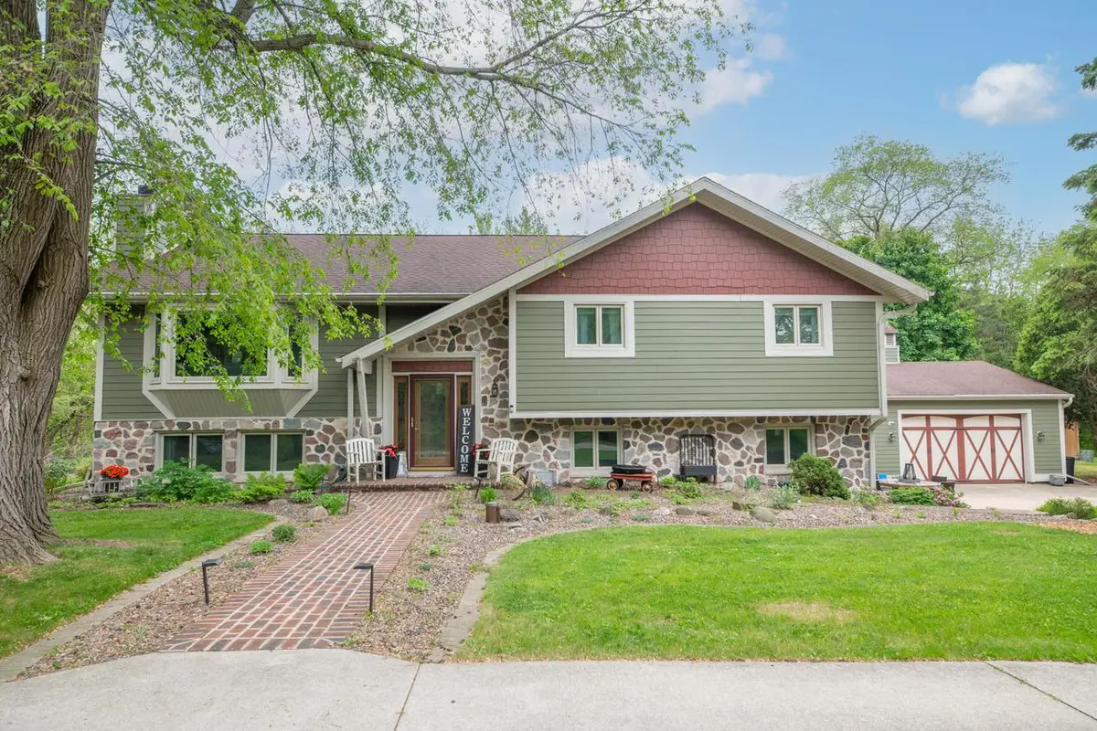 N29W29951 Shel-Mar DRIVE, Pewaukee, WI 53072 - #1