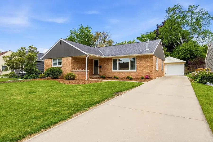 W62N321 Hanover AVENUE, Cedarburg, WI 53012 - #2