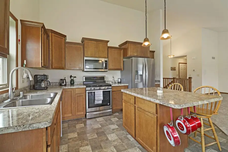 9432 Hawthorne DRIVE, Sturtevant, WI 53177 - #3