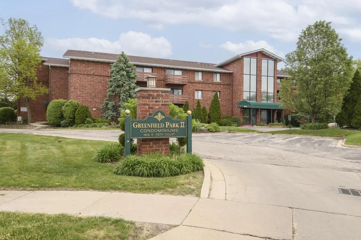 1618 S 115th UNIT 302 COURT, West Allis, WI 53214 - #1