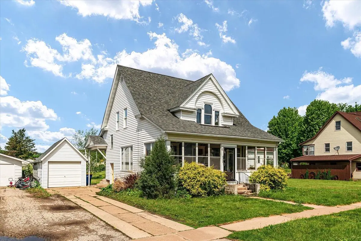 215 N Cushman AVENUE, Viola, WI 54664 - #1