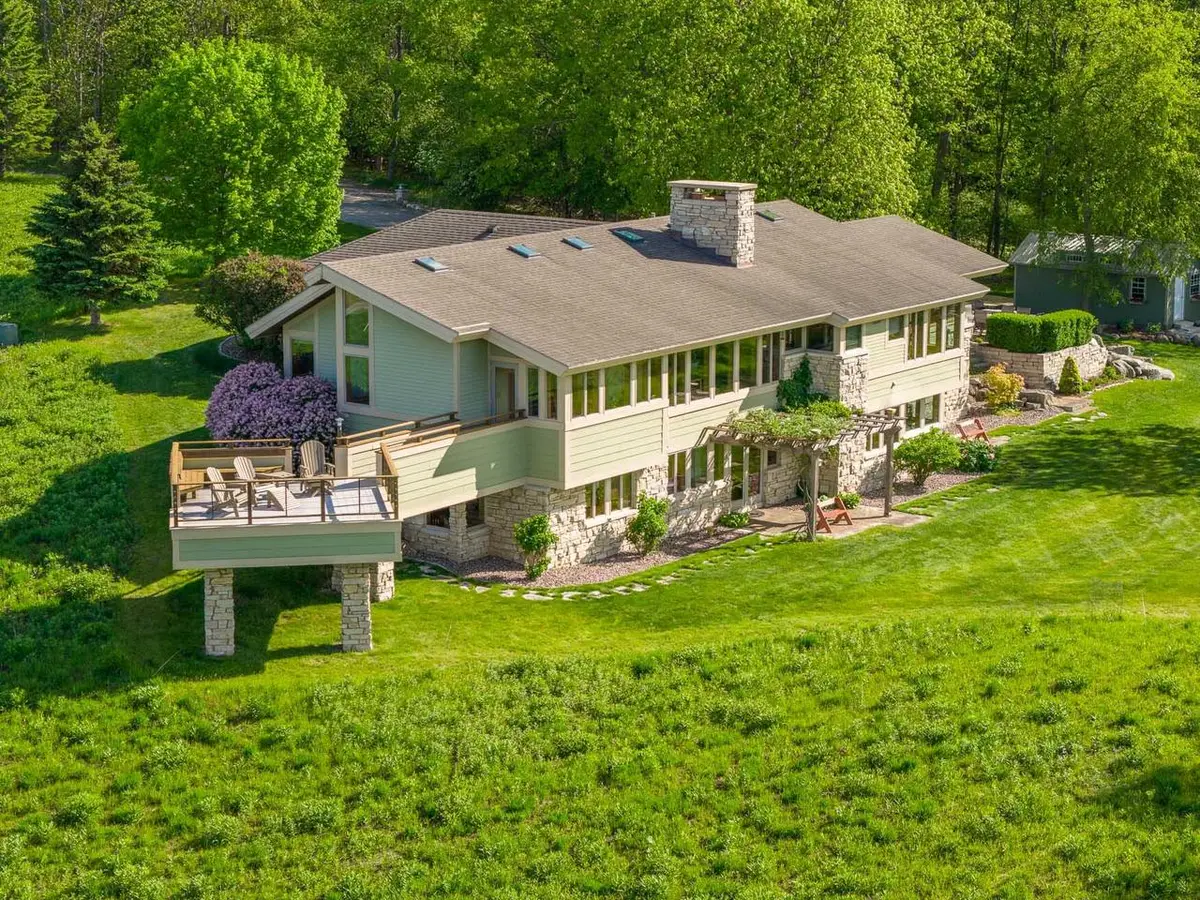 N4898 Arrowhead TRAIL, Juneau, WI 53039 - #1