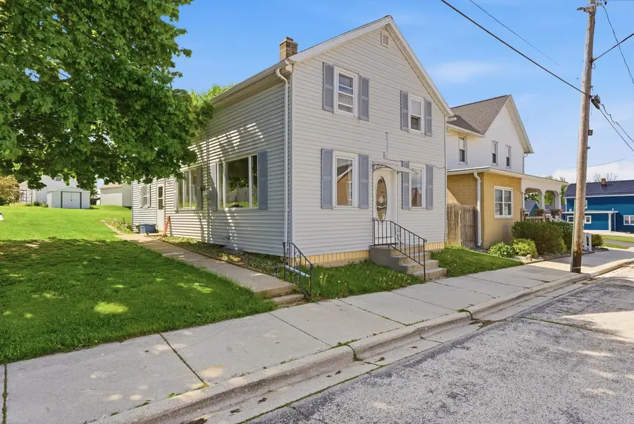 110 S 2nd AVENUE, Saint Nazianz, WI 54232 - #2