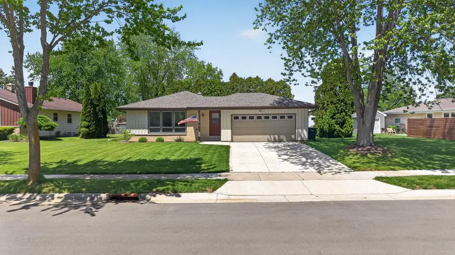 508 Whitegate DRIVE, Saukville, WI 53080 - #3