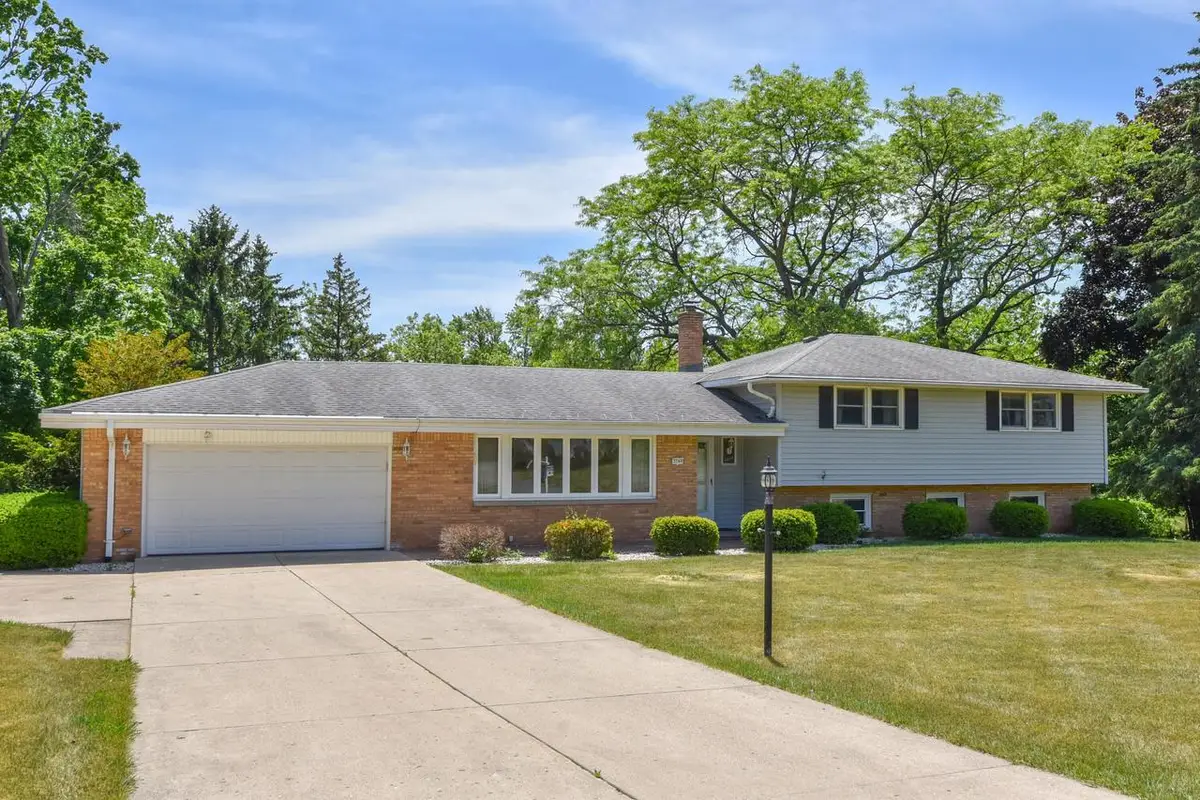 3540 Goetz DRIVE, Brookfield, WI 53005 - #1