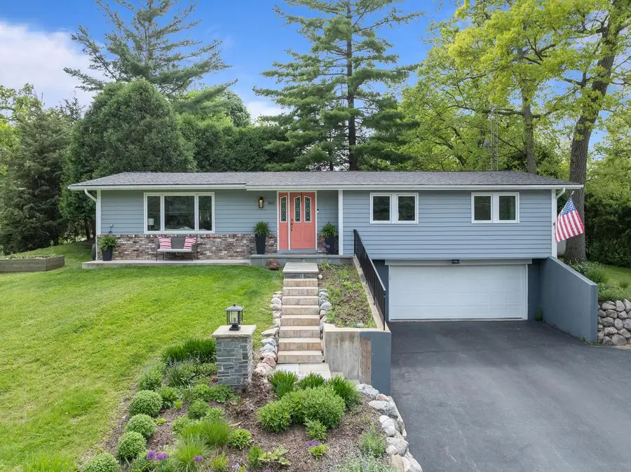 860 Trails End DRIVE, Fontana, WI 53125 - #2