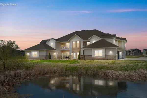 1625 Grey Fox TRAIL #H, Mukwonago, WI 53149