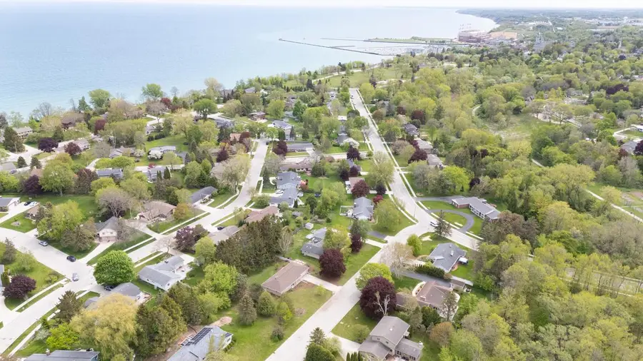 1112 Niesen ROAD, Port Washington, WI 53074 - #2