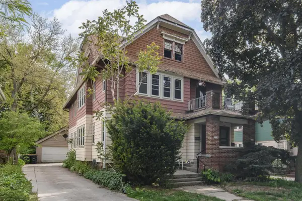 6221 W Lloyd STREET #6223, Wauwatosa, WI 53213