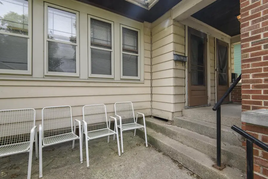 6221 W Lloyd STREET #6223, Wauwatosa, WI 53213 - #2
