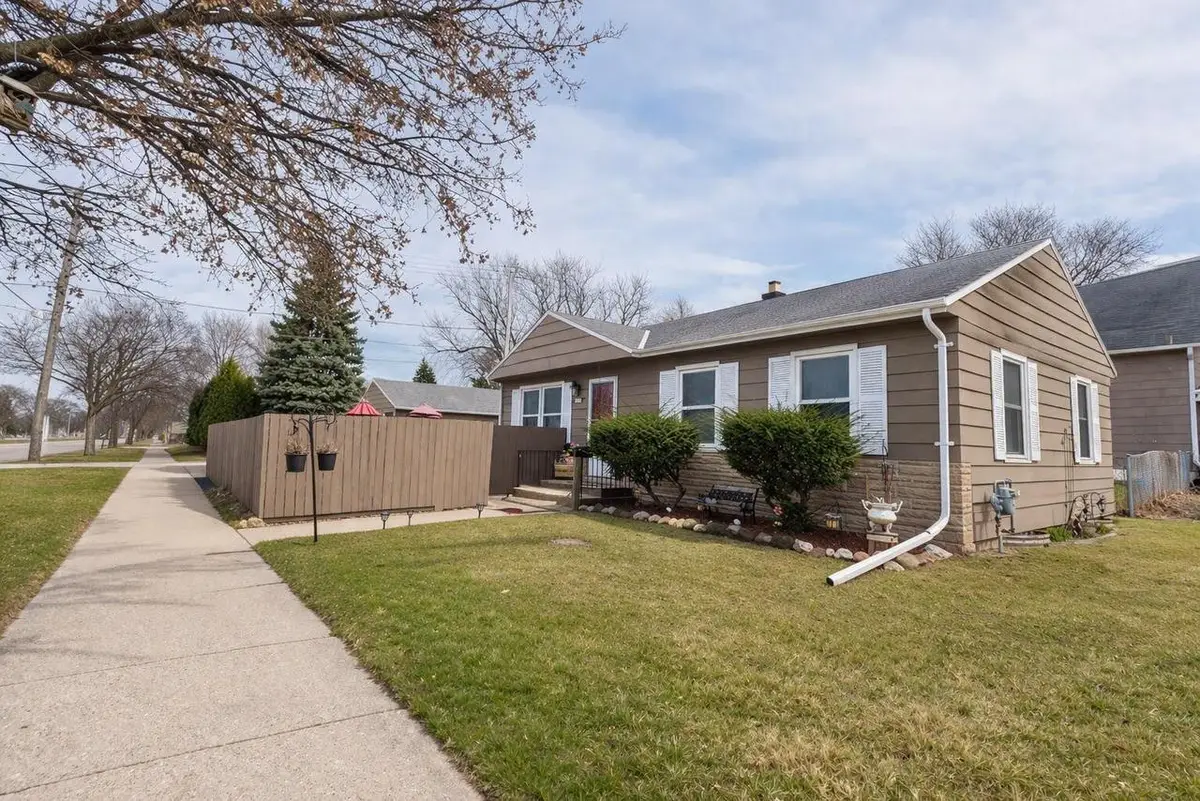 3425 W Morgan AVENUE, Milwaukee, WI 53221 - #1