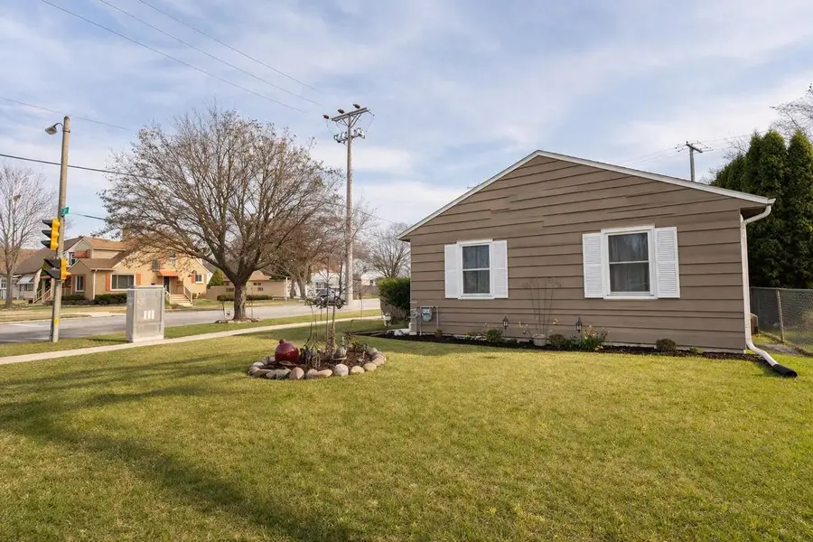 3425 W Morgan AVENUE, Milwaukee, WI 53221 - #2
