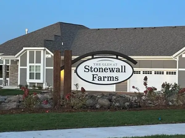 868 S Verona CIRCLE #23, Grafton, WI 53024