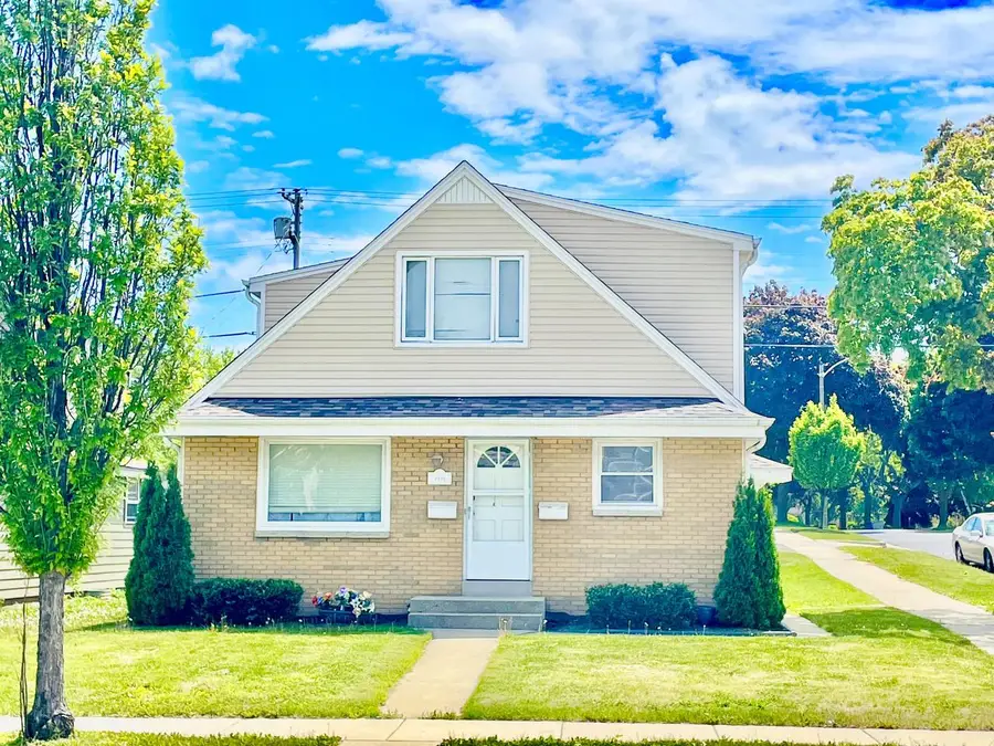 2131 W Layton AVENUE #A, Milwaukee, WI 53221 - #2