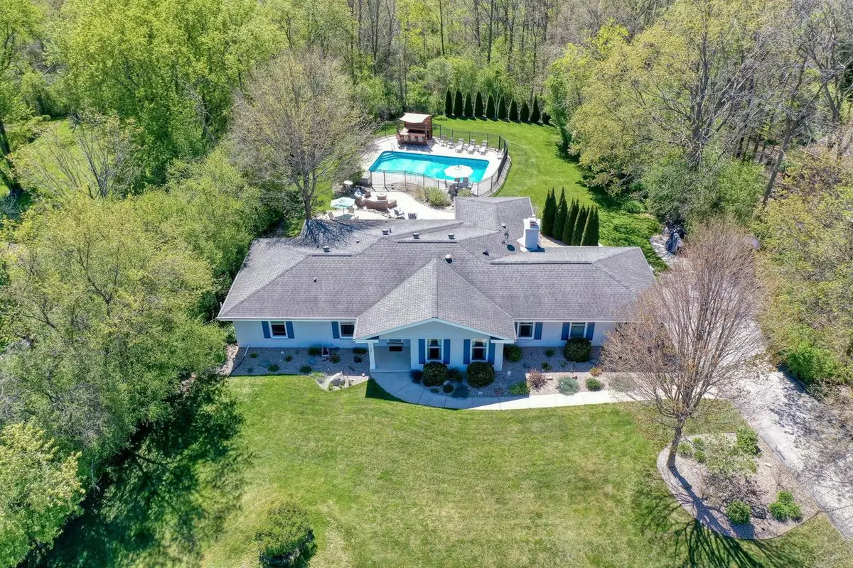 1135 Ridgeway ROAD, Brookfield, WI 53045 - #1