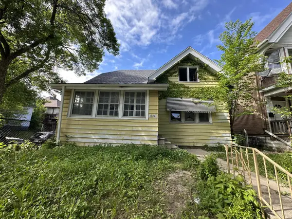 2932 W Juneau AVENUE, Milwaukee, WI 53208
