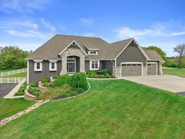 S66W24310 Skyline AVENUE, Waukesha, WI 53189
