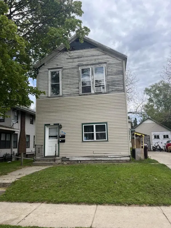 1223 S 8th STREET, Manitowoc, WI 54220
