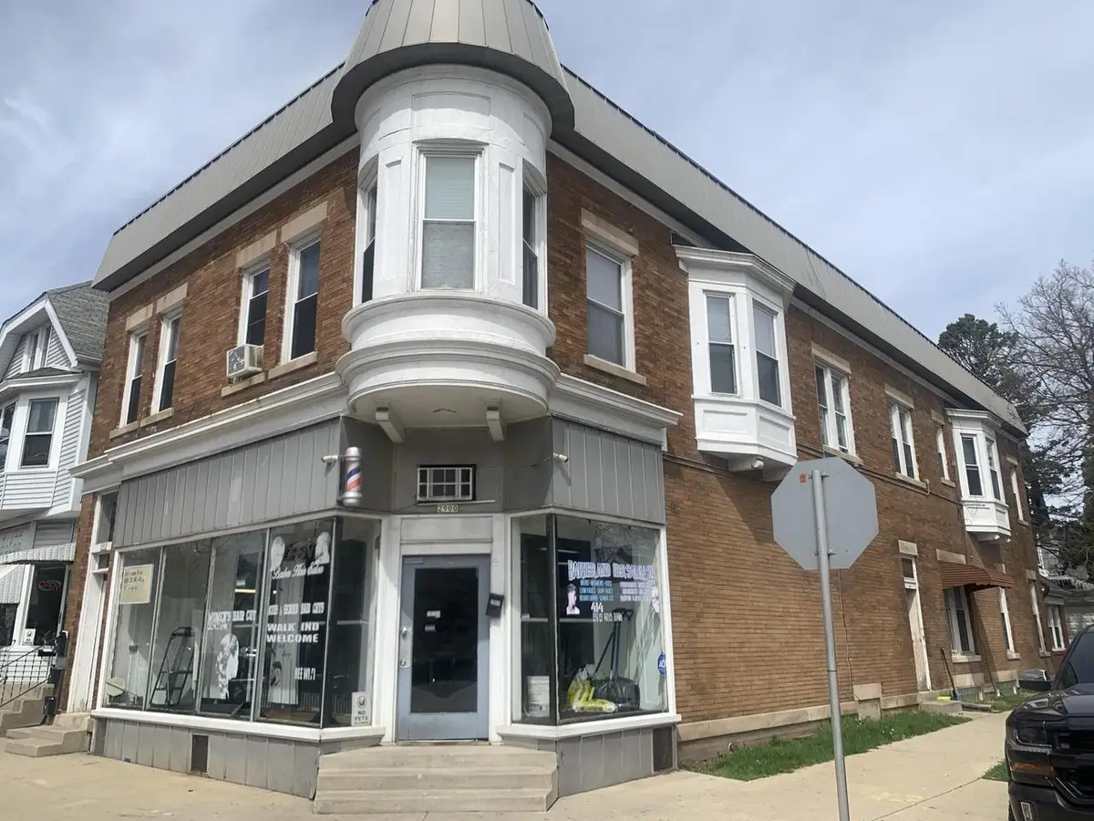 2900 W Arthur AVENUE #2902, Milwaukee, WI 53215 - #1