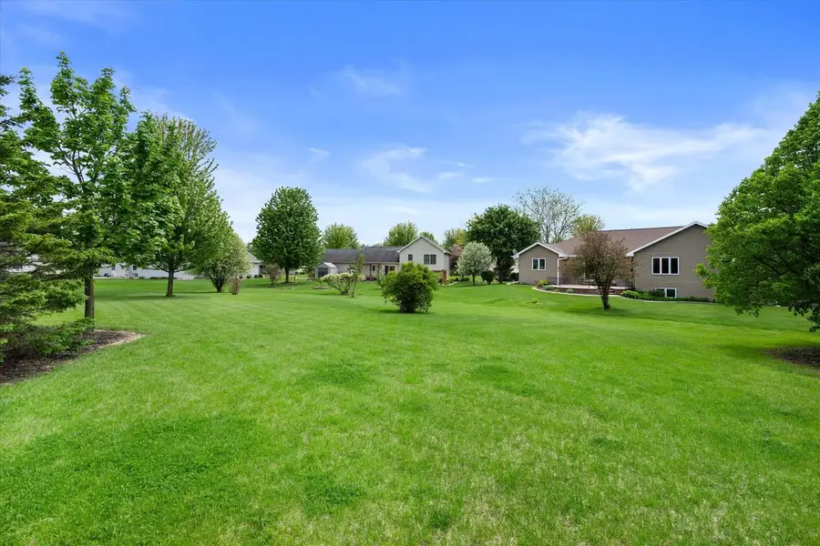376 MINDE COURT, Kaukauna, WI 54130 - #2