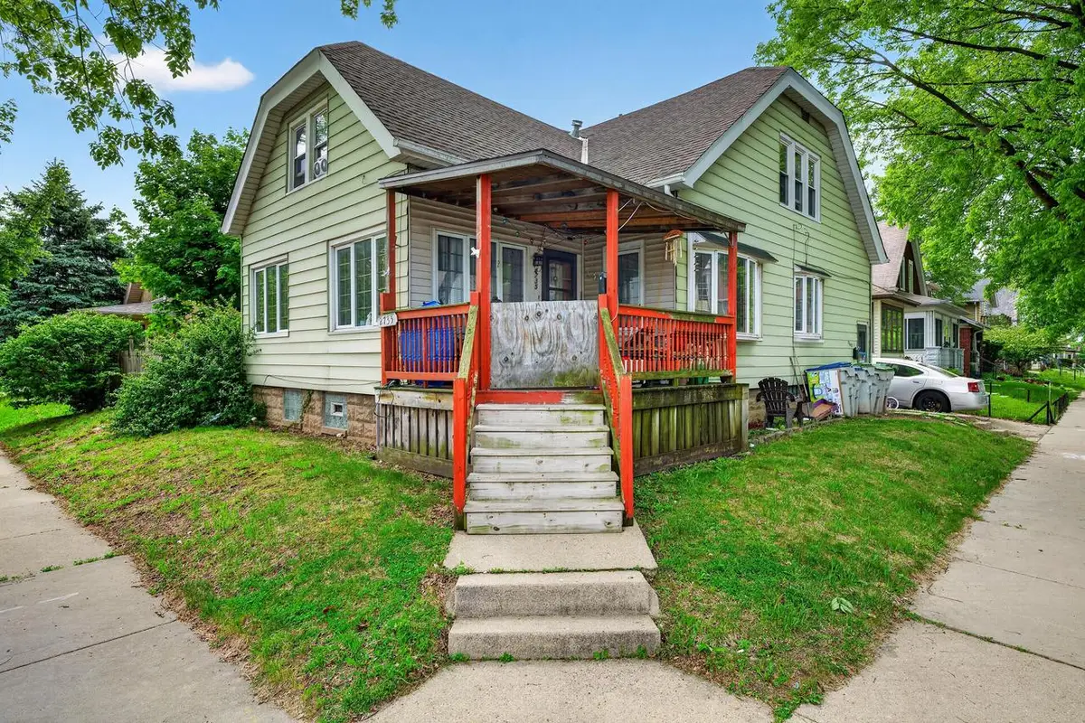 2735 W Harrison AVENUE, Milwaukee, WI 53215 - #1