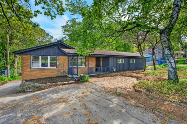 1775 Falls ROAD, Grafton, WI 53024