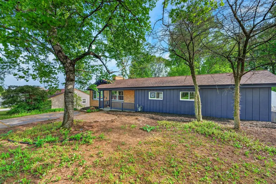 1775 Falls ROAD, Grafton, WI 53024 - #2