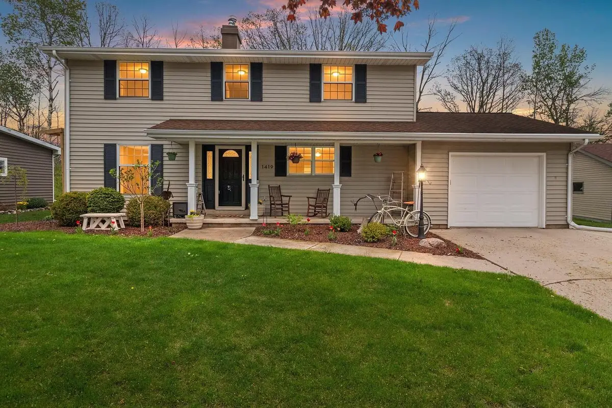 1419 Lee CIRCLE, Manitowoc, WI 54220 - #1