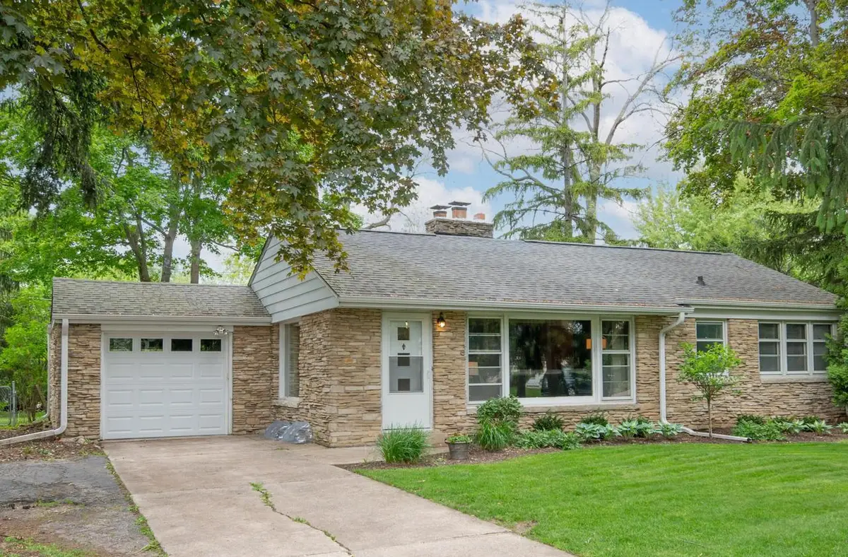 215 Leanore LANE, Brookfield, WI 53005 - #1
