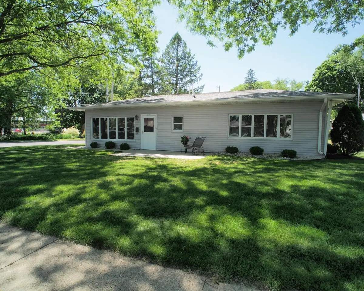1300 Center STREET, Watertown, WI 53098 - #1