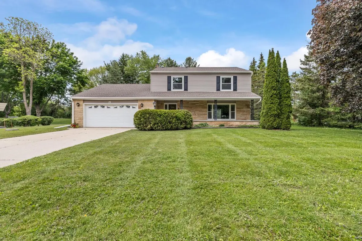 W378N5832 Farmwood HEIGHTS, Oconomowoc, WI 53066 - #1