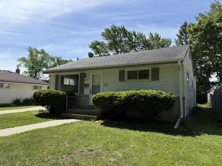 8835 W Bender AVENUE, Milwaukee, WI 53225 - #3
