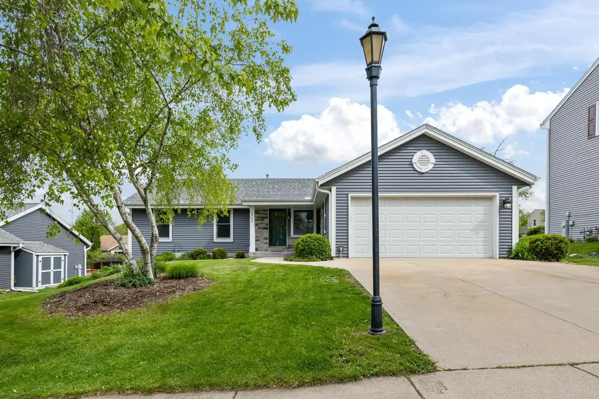 2722 Field DRIVE, Waukesha, WI 53188 - #1