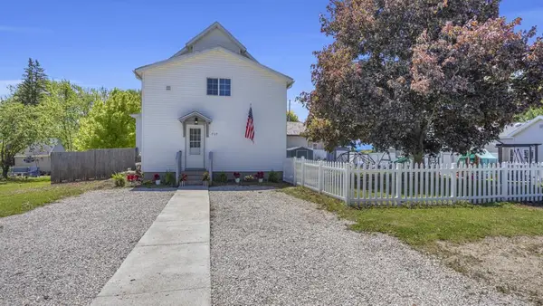 717 W 3rd STREET, Waldo, WI 53093