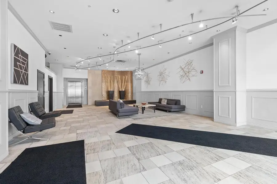 601 E Ogden AVENUE #405, Milwaukee, WI 53202 - #3